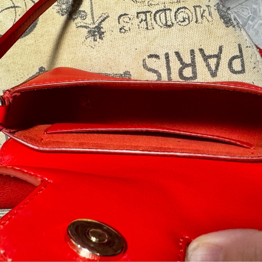 Givenchy Red Crossbody Bag with Geometric Flap - Picture 3 of 4